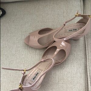 Patent leather summer shoes